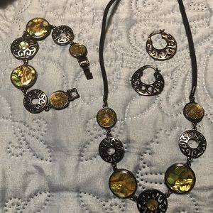 Lia Sophia necklace, earring & bracelet set, excellent like new condition